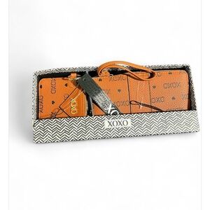 XOXO NWT Wallet & Keychain Set Boxed